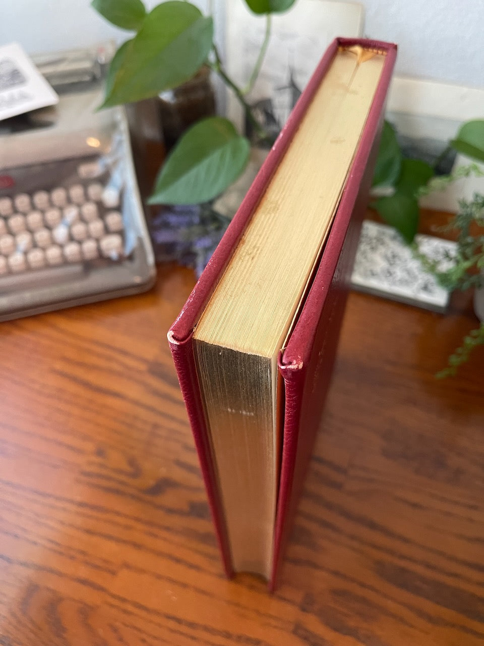 A Connecticut Yankee in King Arthur's Court by Mark Twain - Precious Cache