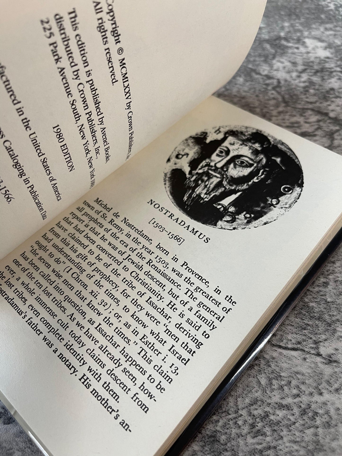 The prophecies of Nostradamus / Lot of 2 - Precious Cache