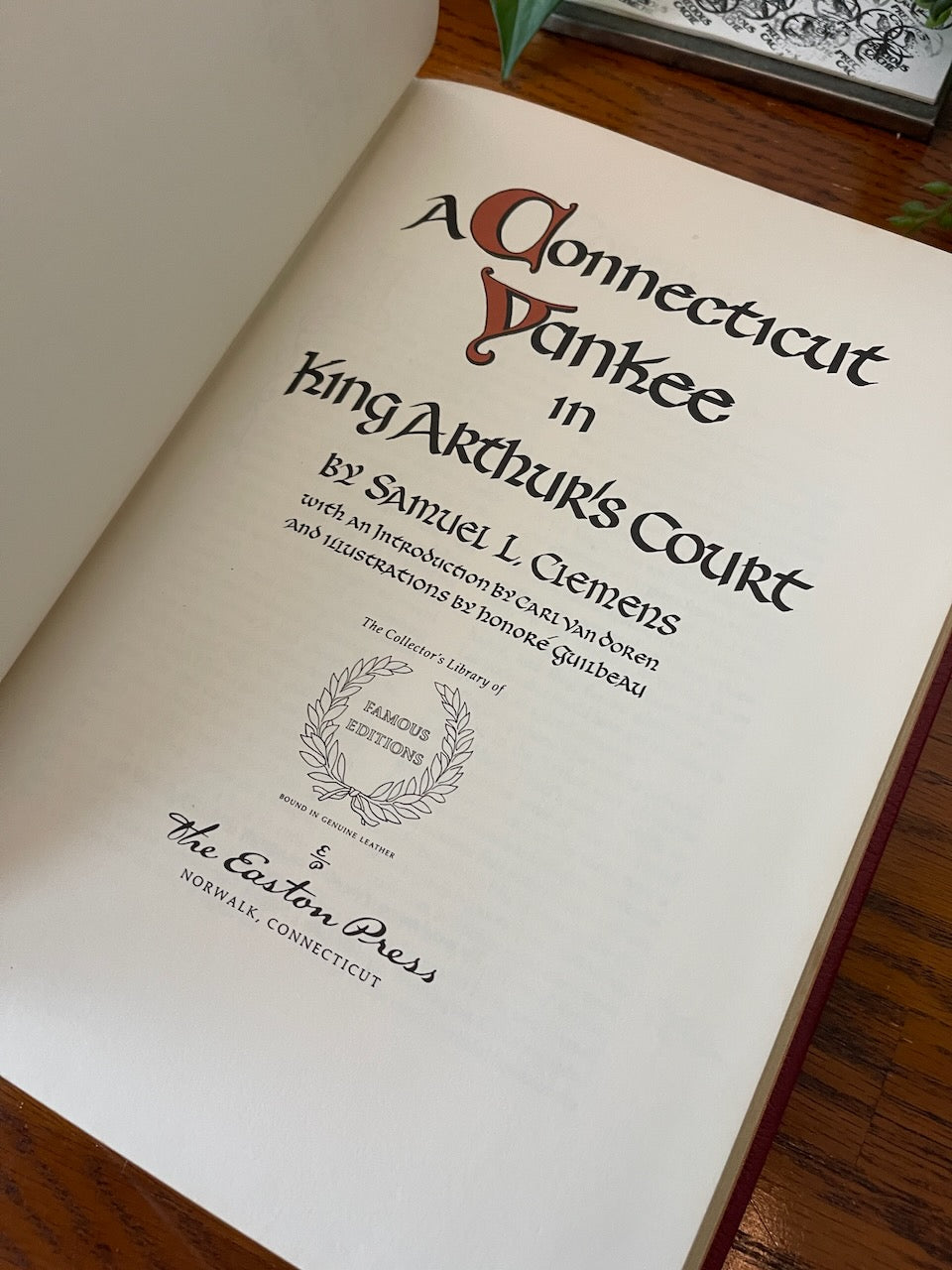 A Connecticut Yankee in King Arthur's Court by Mark Twain - Precious Cache