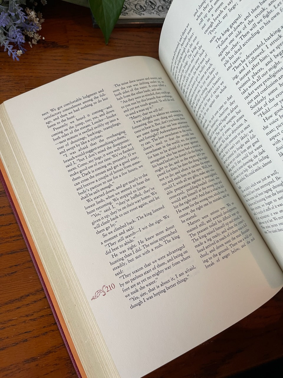 A Connecticut Yankee in King Arthur's Court by Mark Twain - Precious Cache